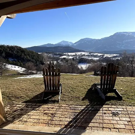 Le Petit Sapin Bleu Montclar (Alpes-de-Haute-Provence)