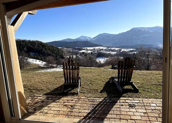 Le Petit Sapin Bleu Montclar (Alpes-de-Haute-Provence)